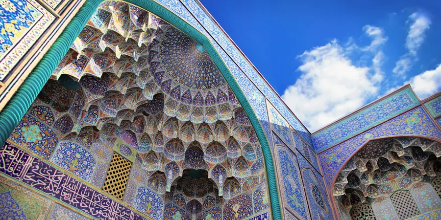 Sheikh Lotfollah Mosque was primarily built to serve as a private mosque for the royal court and specifically for the women of the Shah's harem.